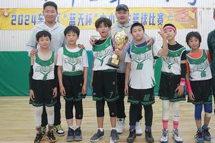 越南进球队员15号，2004年出生的！中国的04年龄段球员在干啥呢？